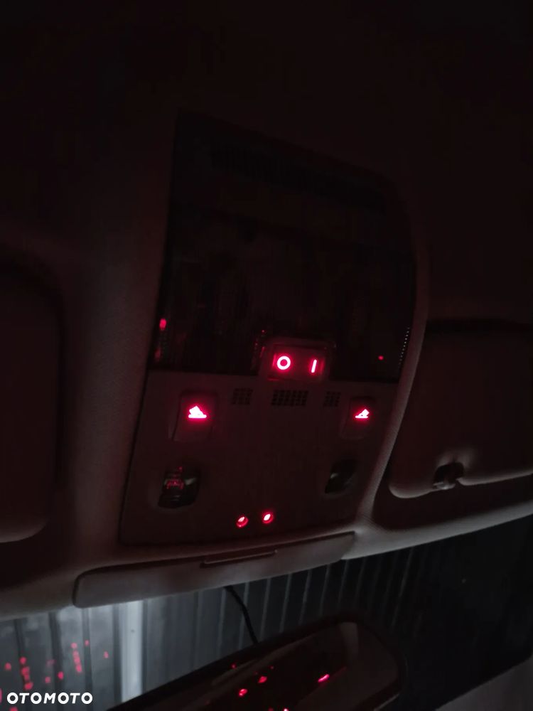 Audi A3 Sportback 1.6 TDI DPF Ambiente - 25