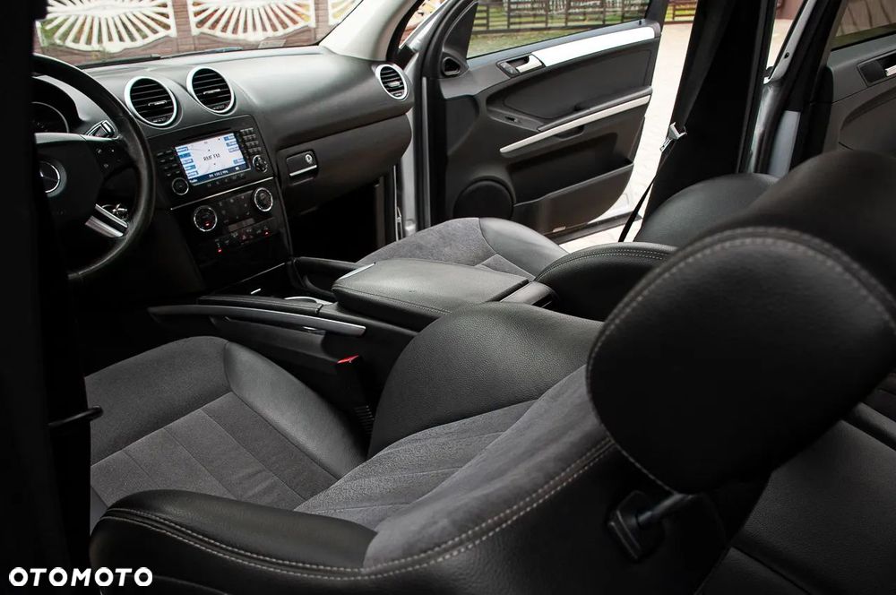 Mercedes-Benz ML - 25