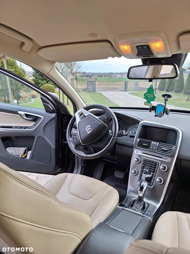 Volvo XC 60 D4 Drive-E Momentum - 23