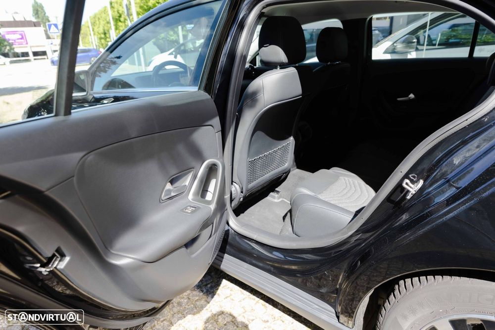 Mercedes-Benz A 180 - 21