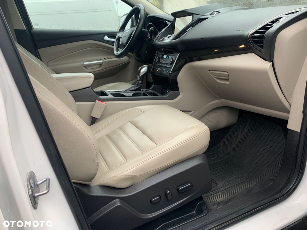 Ford Escape 2.0 EcoBoost AWD Titanium - 25