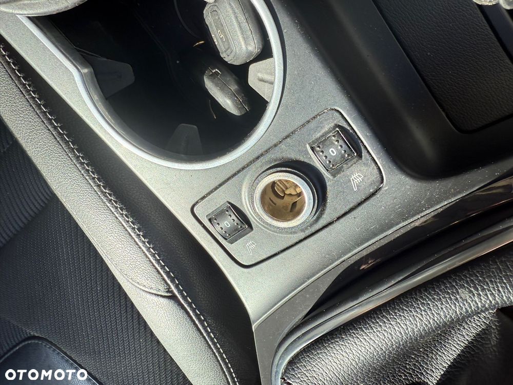 Ford Kuga 2.0 TDCi 2x4 SYNC - 9