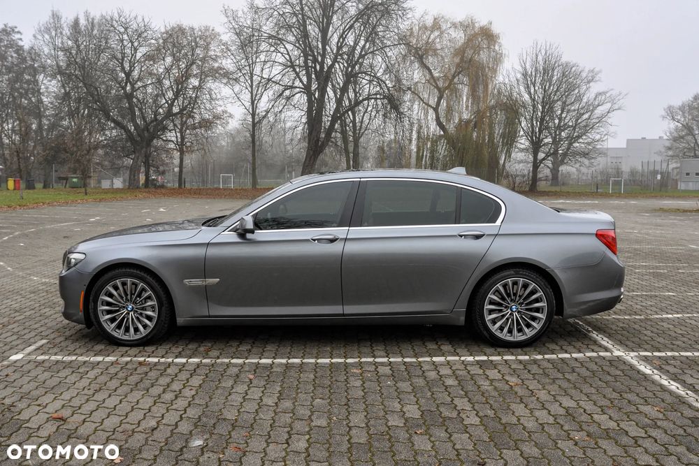 BMW Seria 7 750Li - 2