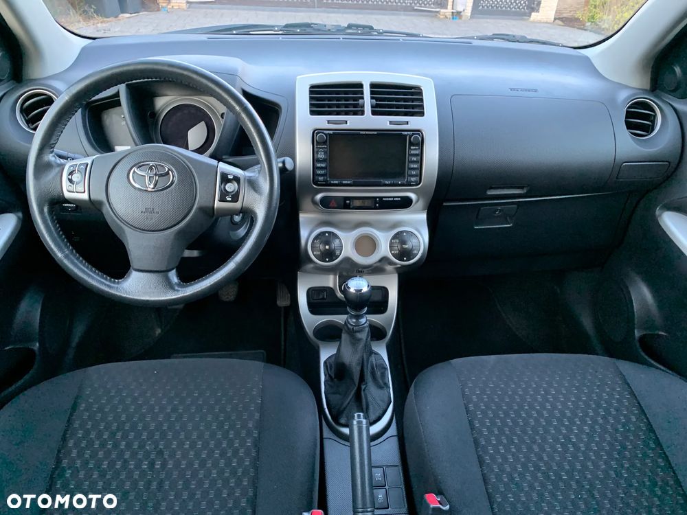 Toyota Urban Cruiser 1.4 D-4D 4x4 - 11