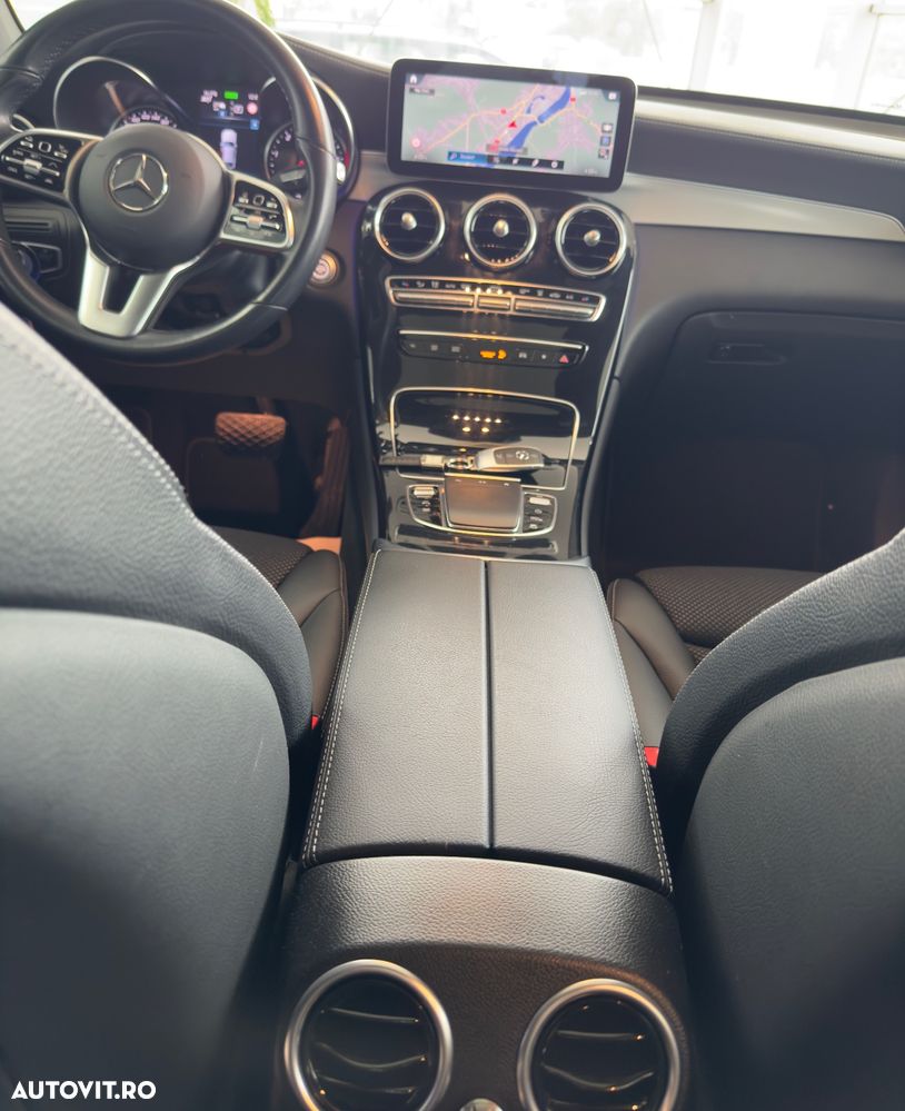 Mercedes-Benz GLC Coupe 300 de 4Matic 9G-TRONIC AMG Line - 11