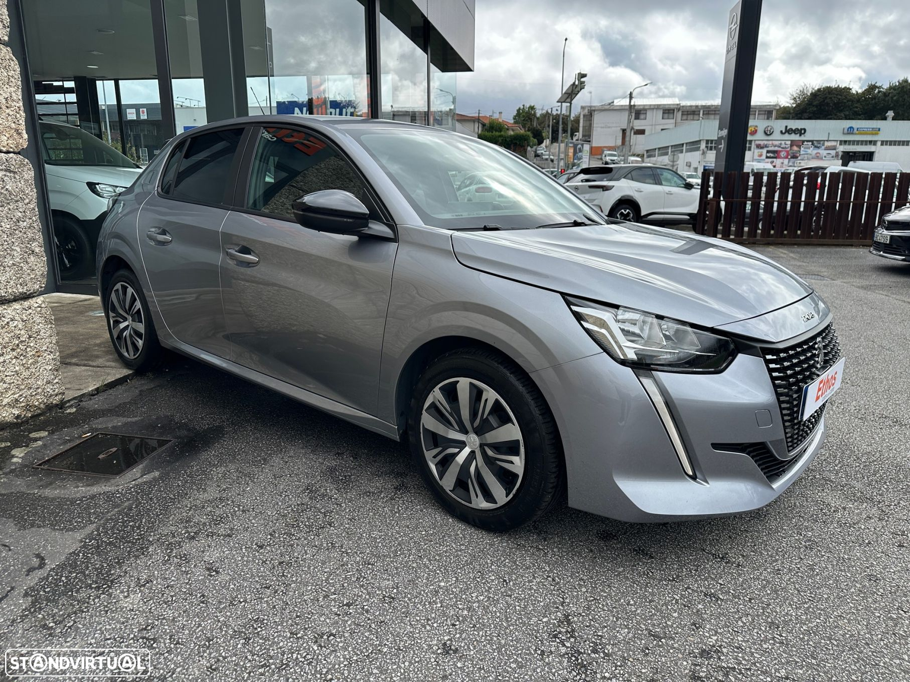 Peugeot 208 - 4