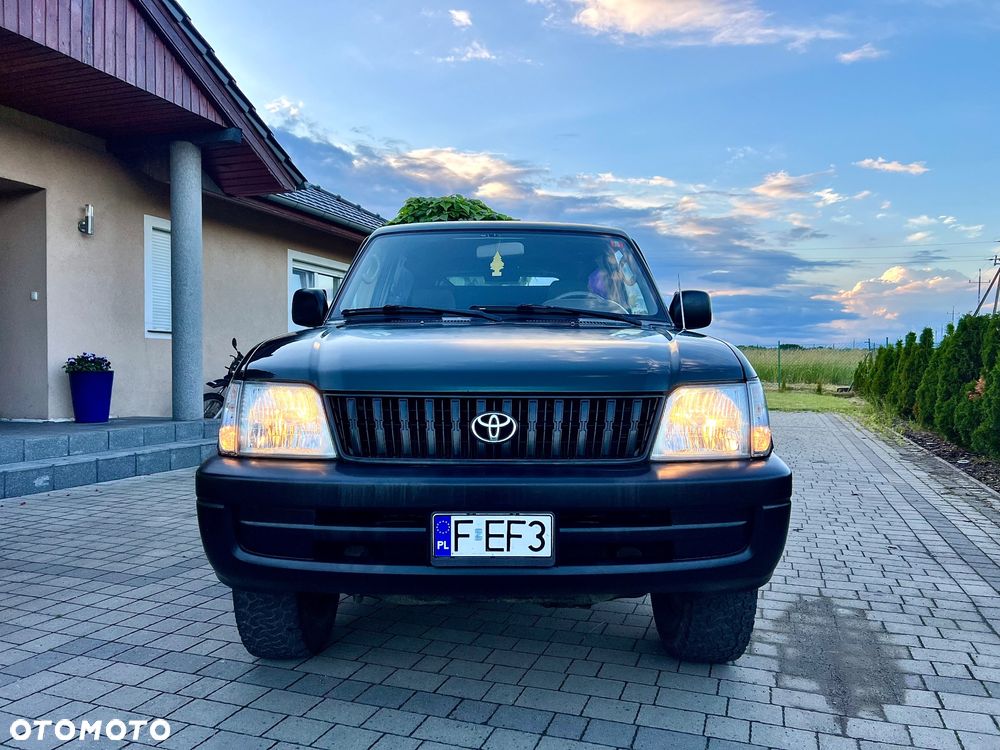 Toyota Land Cruiser - 2