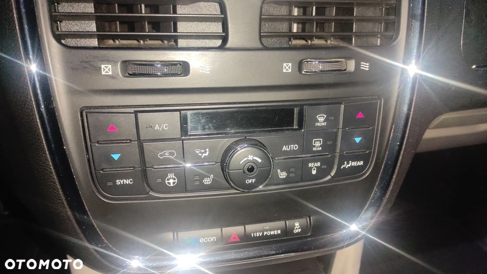 Chrysler Town & Country 3.6 Touring - 18