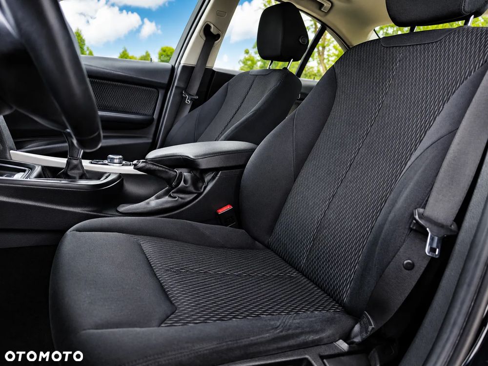 BMW Seria 3 320d Efficient Dynamics - 11