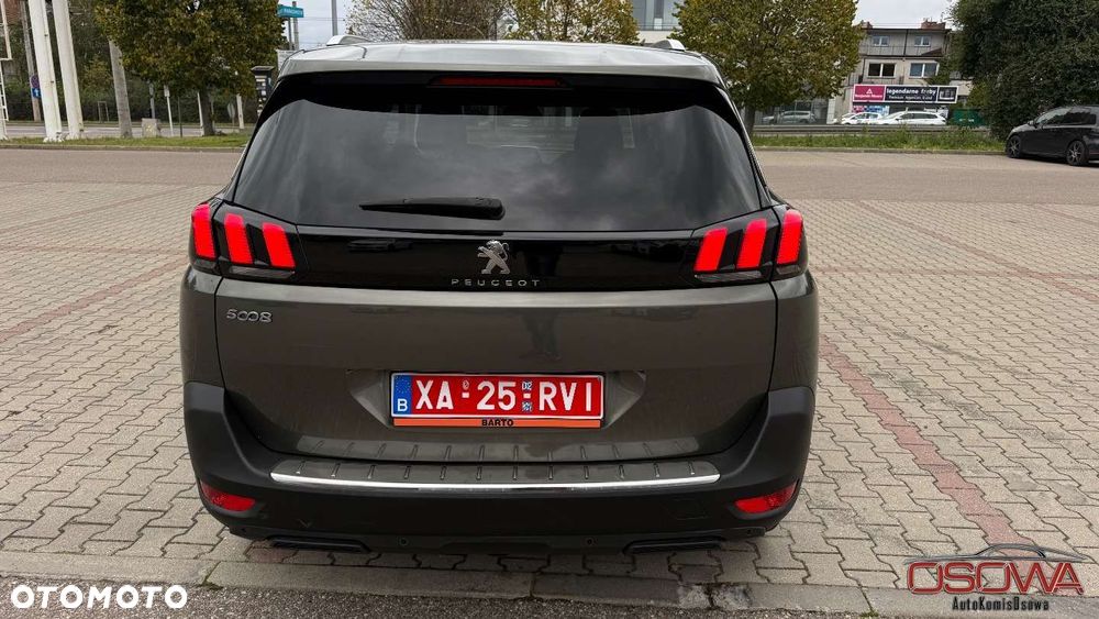 Peugeot 5008 - 8