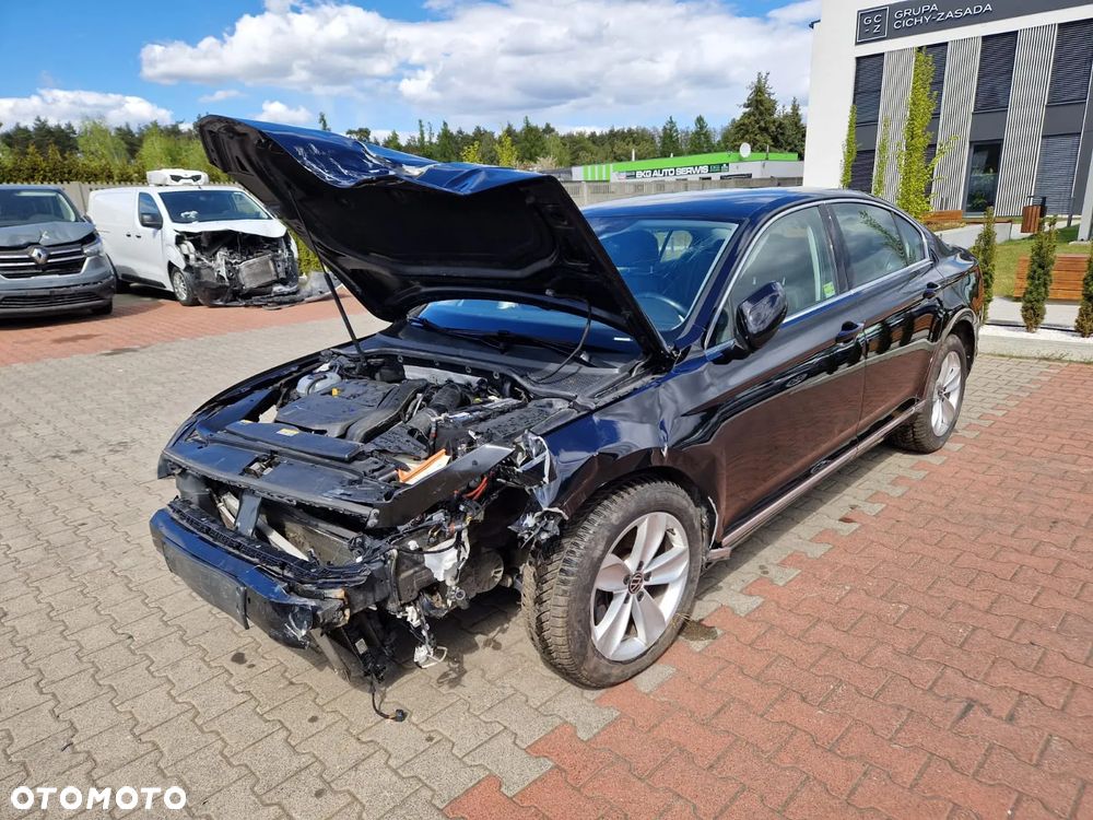 Volkswagen Passat 1.5 TSI EVO Elegance DSG - 4