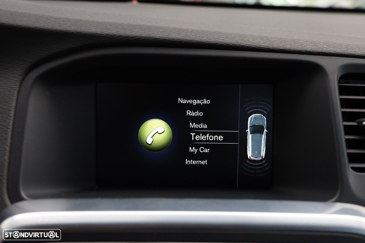 Volvo V60 2.4 D6 R-Design Mom.AWD Phev - 20