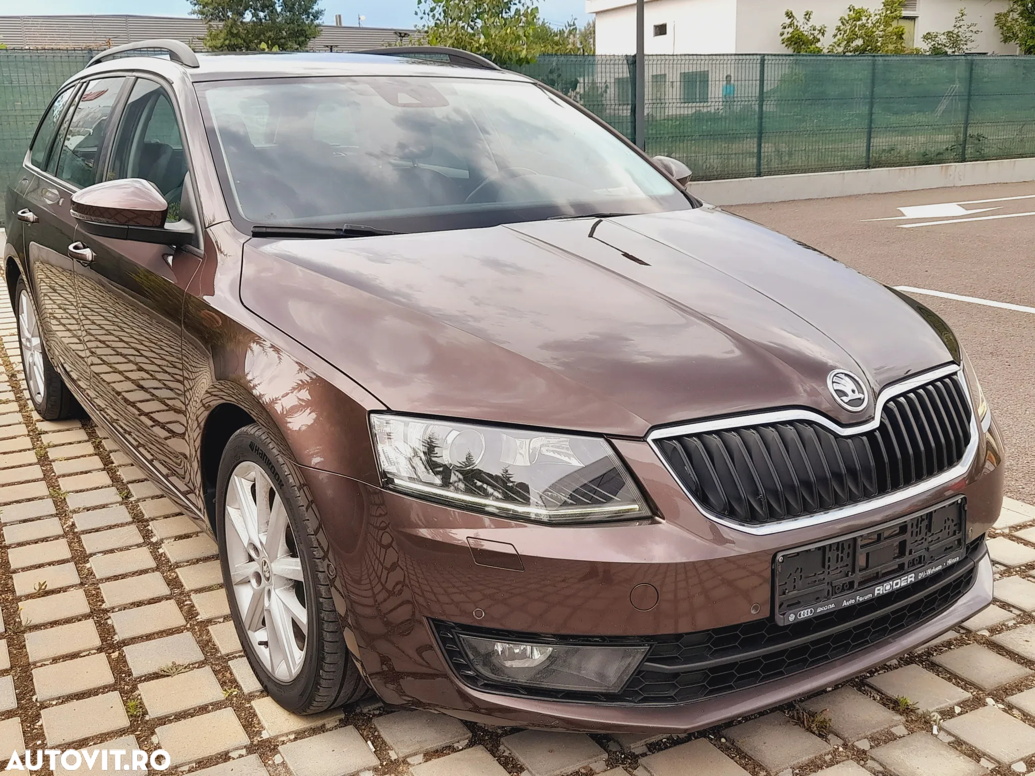 Skoda Octavia Combi 2.0 TDI DSG Premium Edition - 26