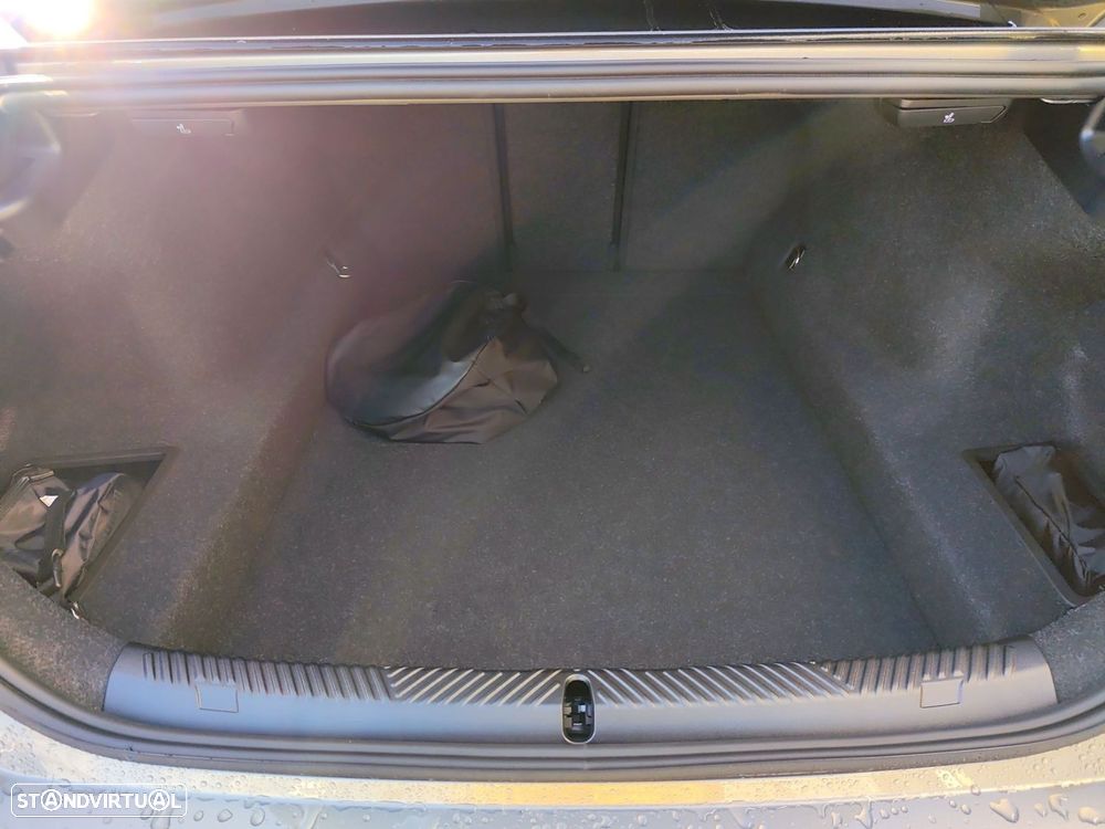 BMW 530 e Pack Desportivo M - 37