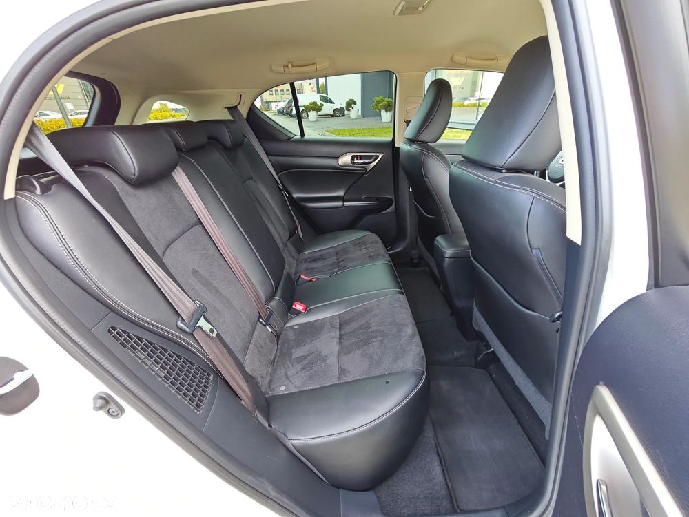 Lexus CT 200h Elegance - 14