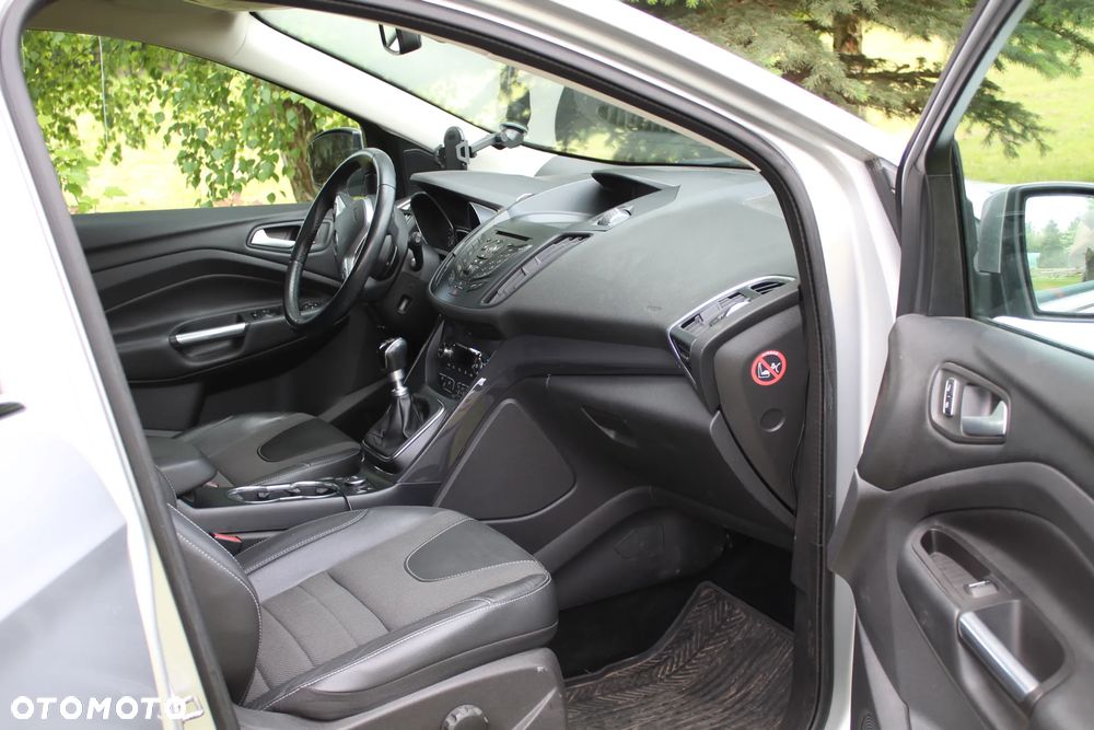 Ford Kuga 2.0 TDCi 4x4 Titanium - 12
