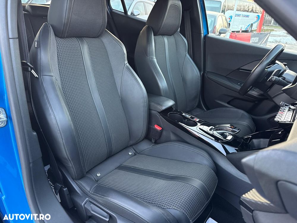 Peugeot 2008 PureTech 130 EAT8 GT Exclusive - 16