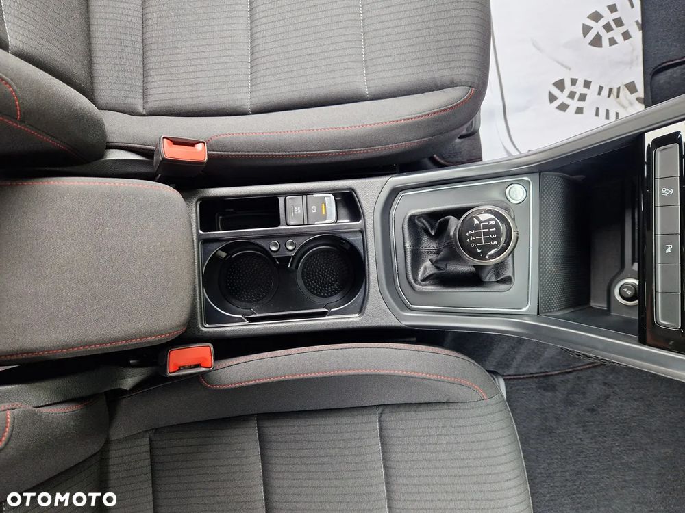 Volkswagen Touran 1.4 TSI (BlueMotion Technology) SOUND - 39