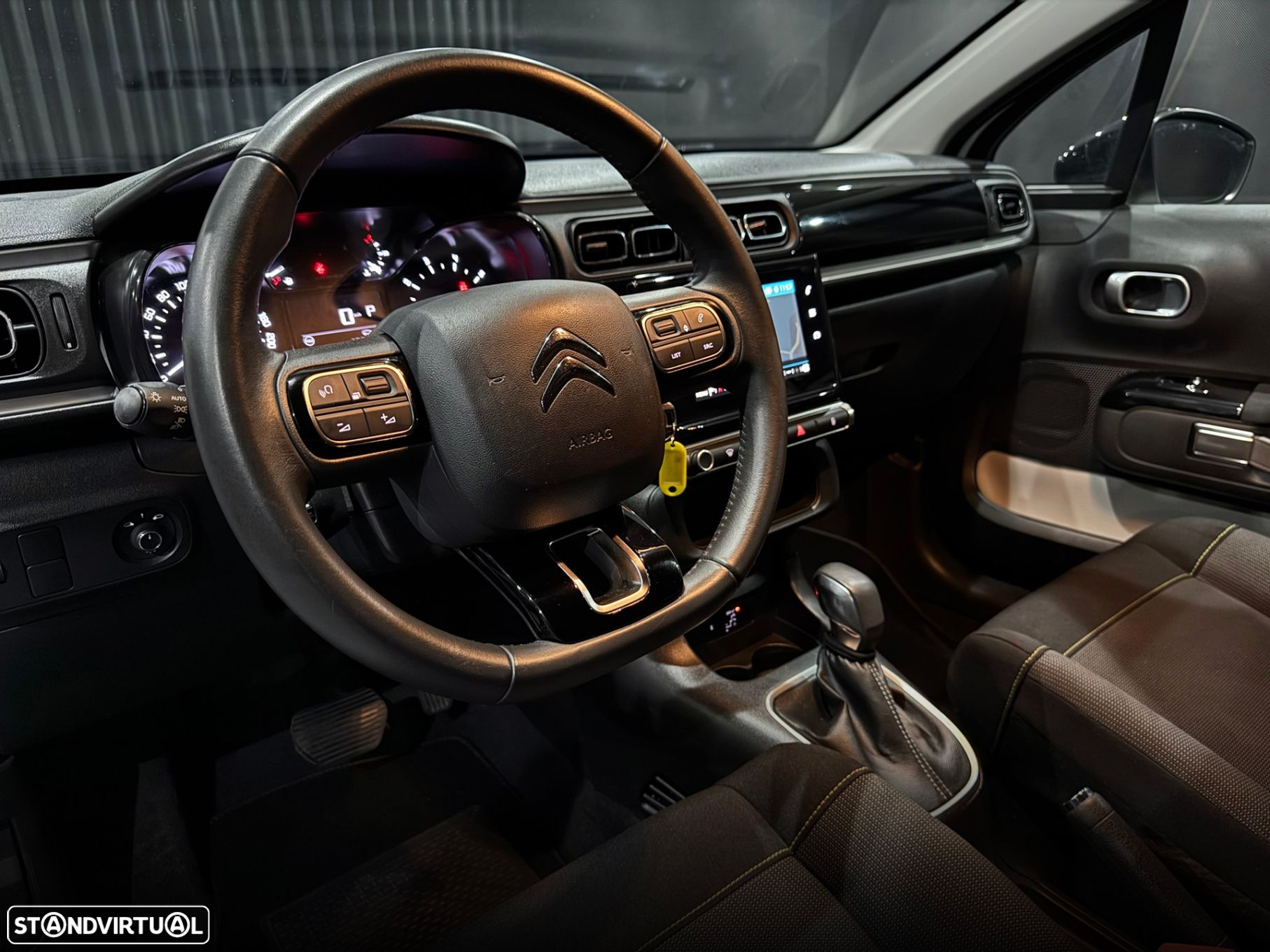 Citroën C3 1.2 PureTech Shine EAT6 - 12