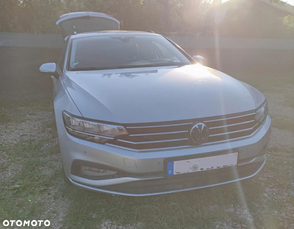 Volkswagen Passat 2.0 TDI SCR DSG Conceptline - 13
