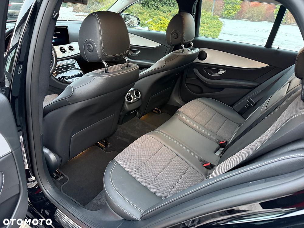 Mercedes-Benz Klasa E 300 de 9G-TRONIC Avantgarde - 29