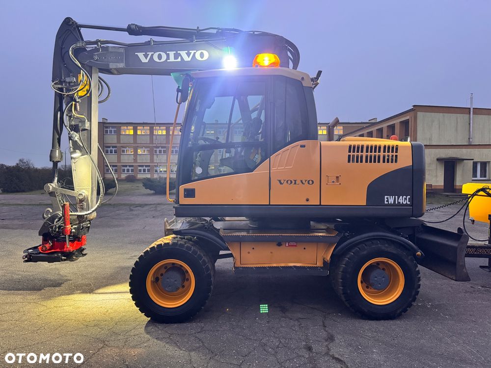 Volvo EW140C - 8