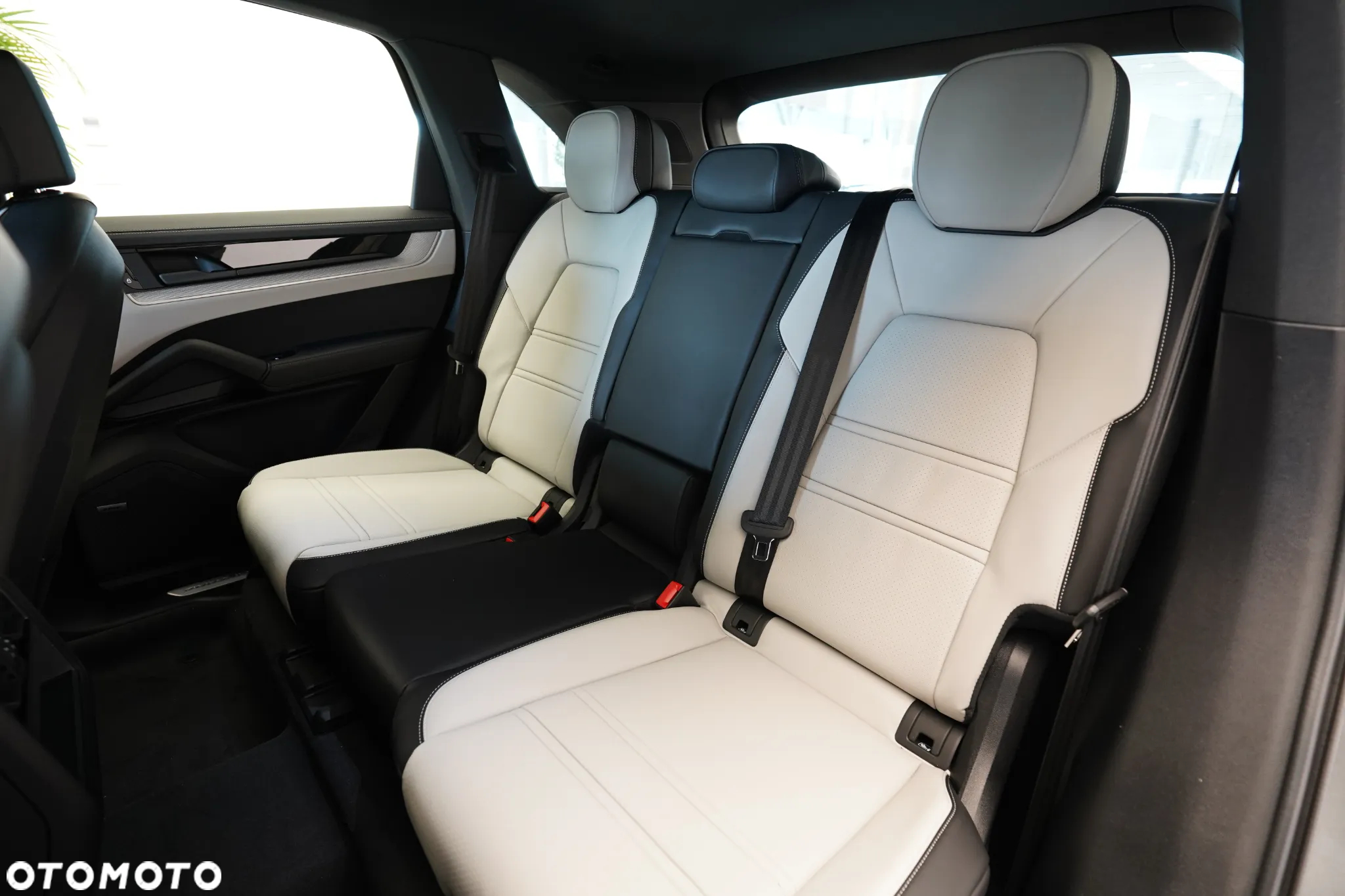 Porsche Cayenne Standard - 12