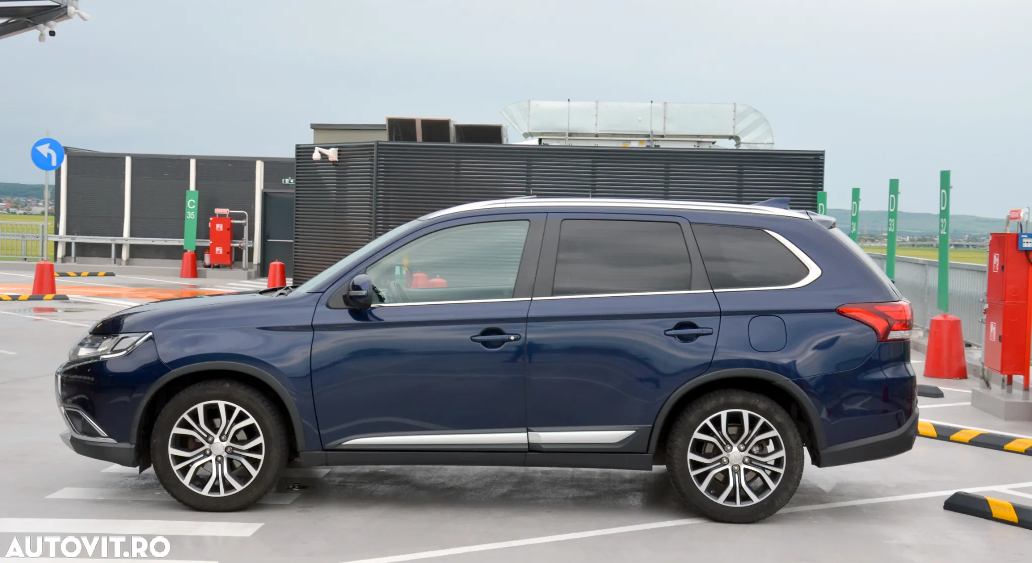 Mitsubishi Outlander 2.2 DI-D 4WD Automatik Diamant Edition+ - 13