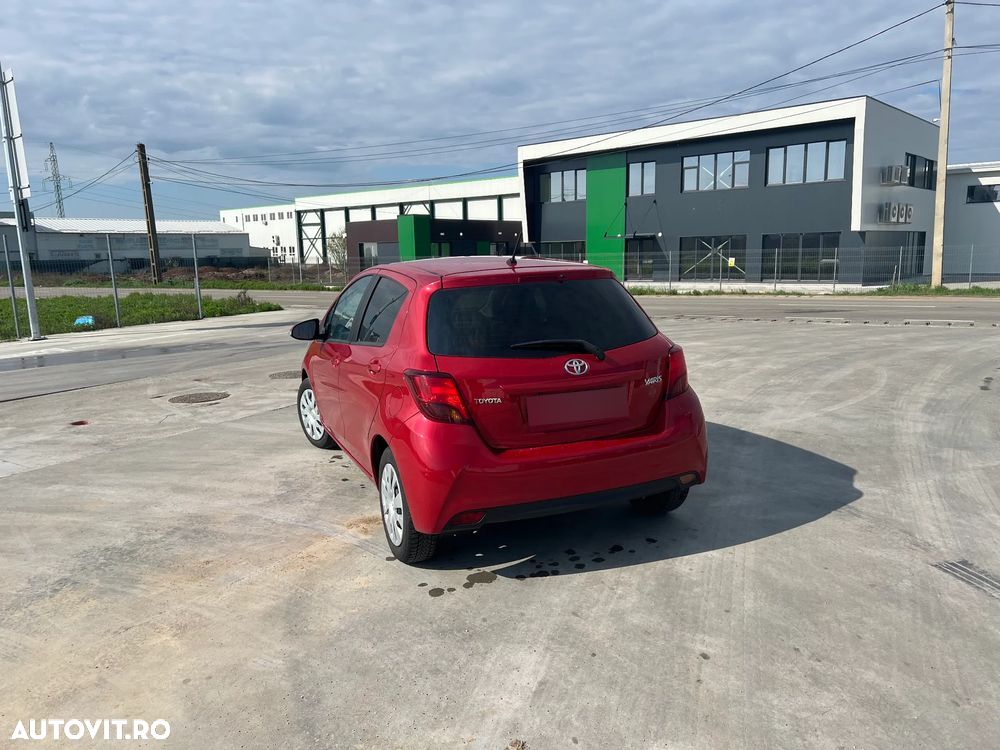 Toyota Yaris 1.33 L Dual VVT-i 5D Sol - 4