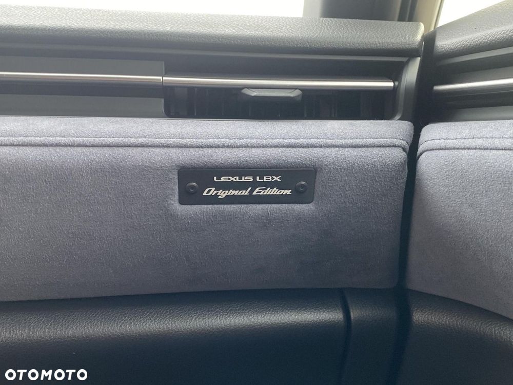 Lexus LBX 1.5 Hybrid Original Edition - 22