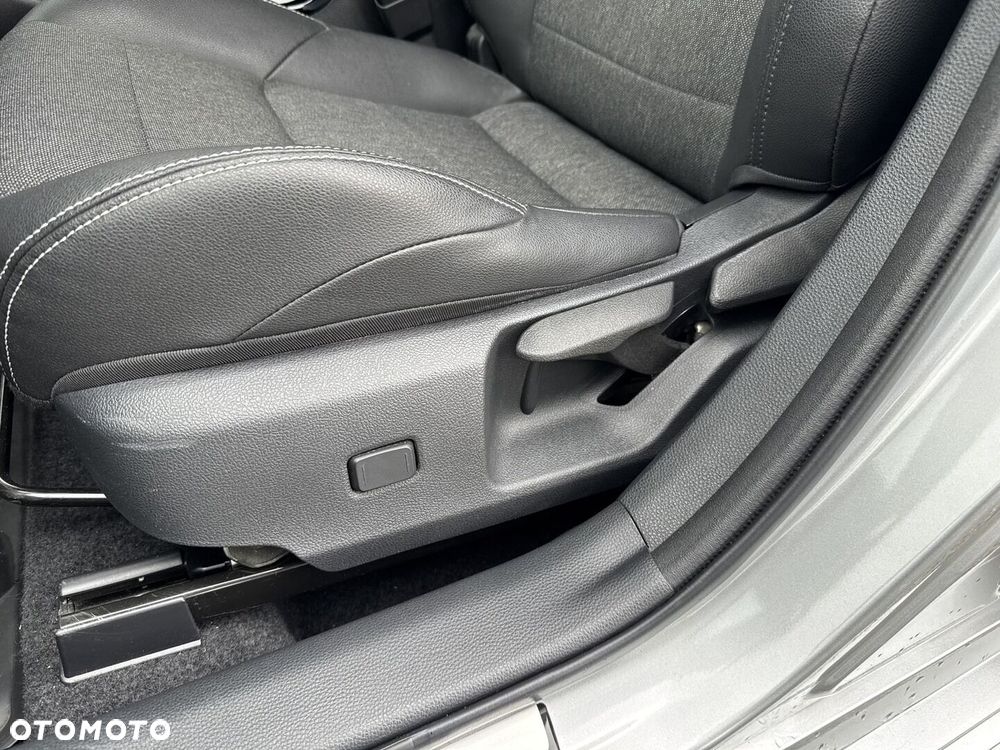 Toyota Corolla 1.8 Hybrid Style - 28