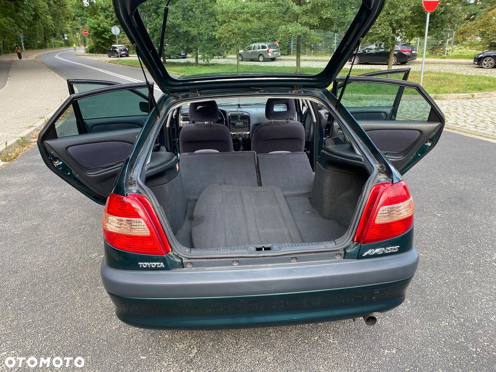 Toyota Avensis Liftback 00-03 - 16
