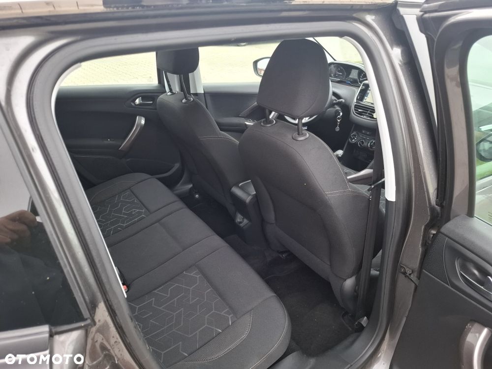 Peugeot 2008 2015 photo 5