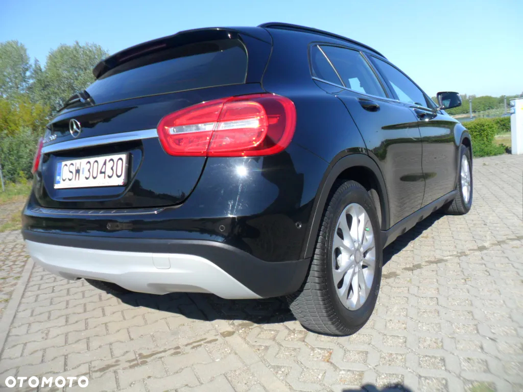 Mercedes-Benz GLA - 13