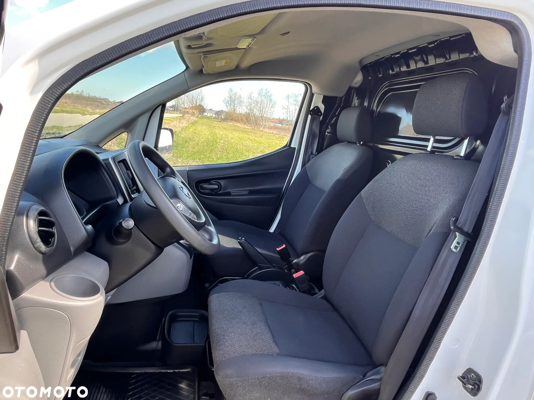 Nissan E-NV200 - 19