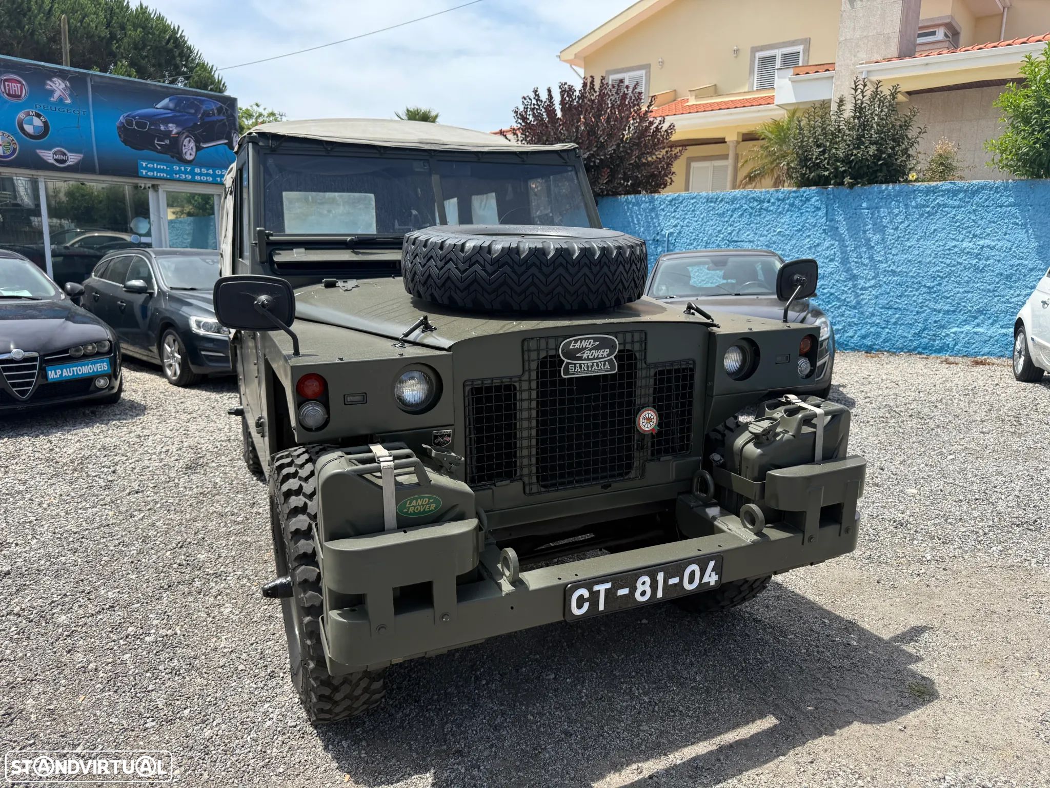 Land Rover Defender - 1