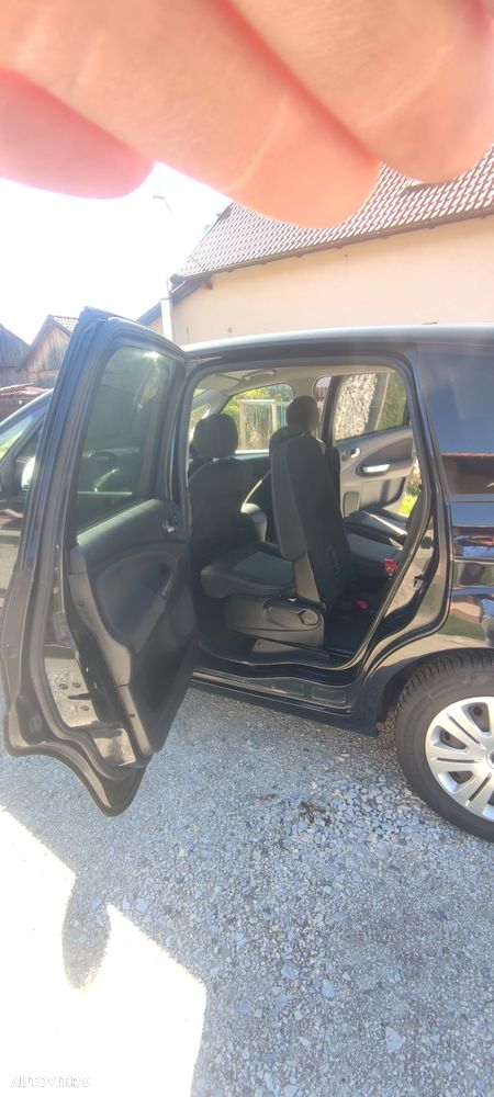 Ford S-Max - 27