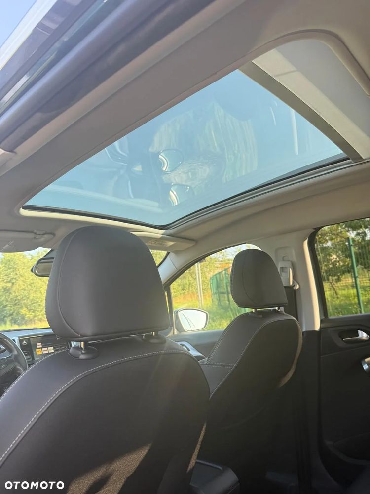 Peugeot 2008 1.2 Pure Tech Allure S&S EAT6 - 11