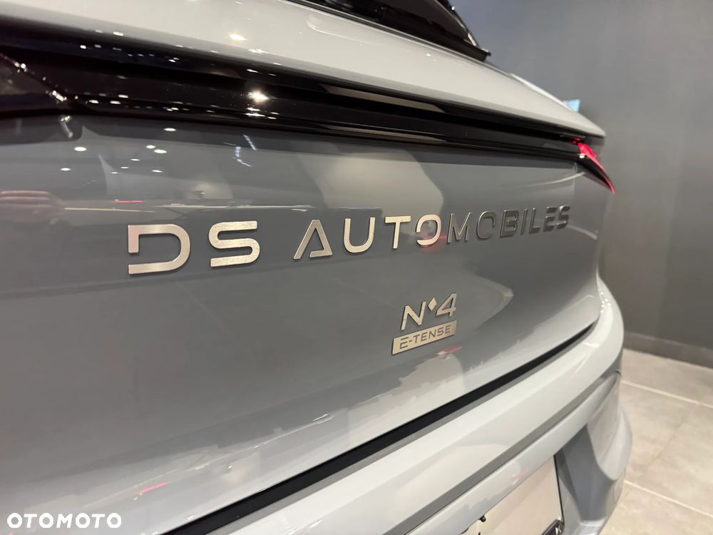 DS Automobiles N°4 E-Tense 58.3kWh Étoile Alcantara - 23