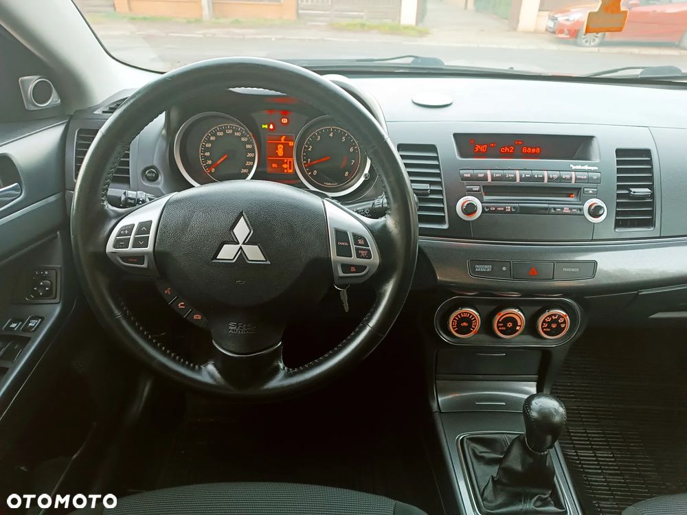 Mitsubishi Lancer 1.8 Instyle - 24