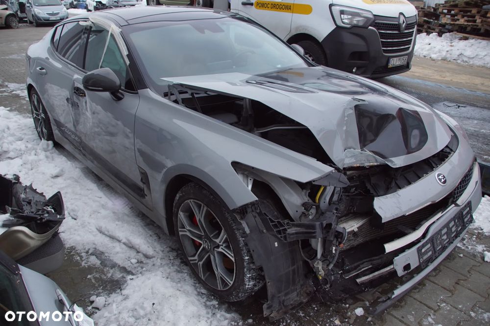 KIA STINGER GT 2018 3.3 GDI 370 KM 4X4 2018 123 TYŚ KM LAKIER C4S na części maska pas lampa zderzak błotnik drzwi klapa silnik skrzynia amortyzator półoś alternator rozrusznik led lusterko felga dyfer dyferencjał sterownik komputer moduł szyba - 8