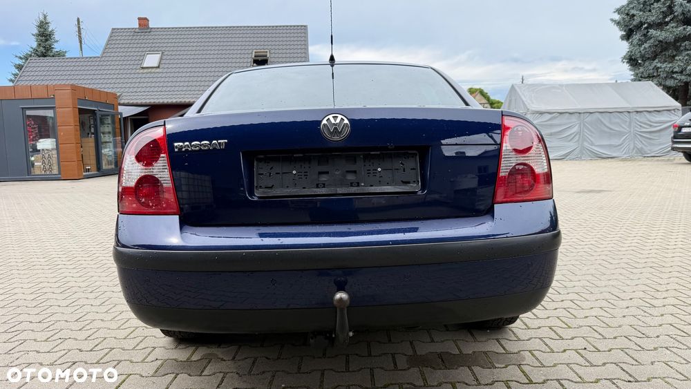 Volkswagen Passat 1.6 Comfortline Family - 26