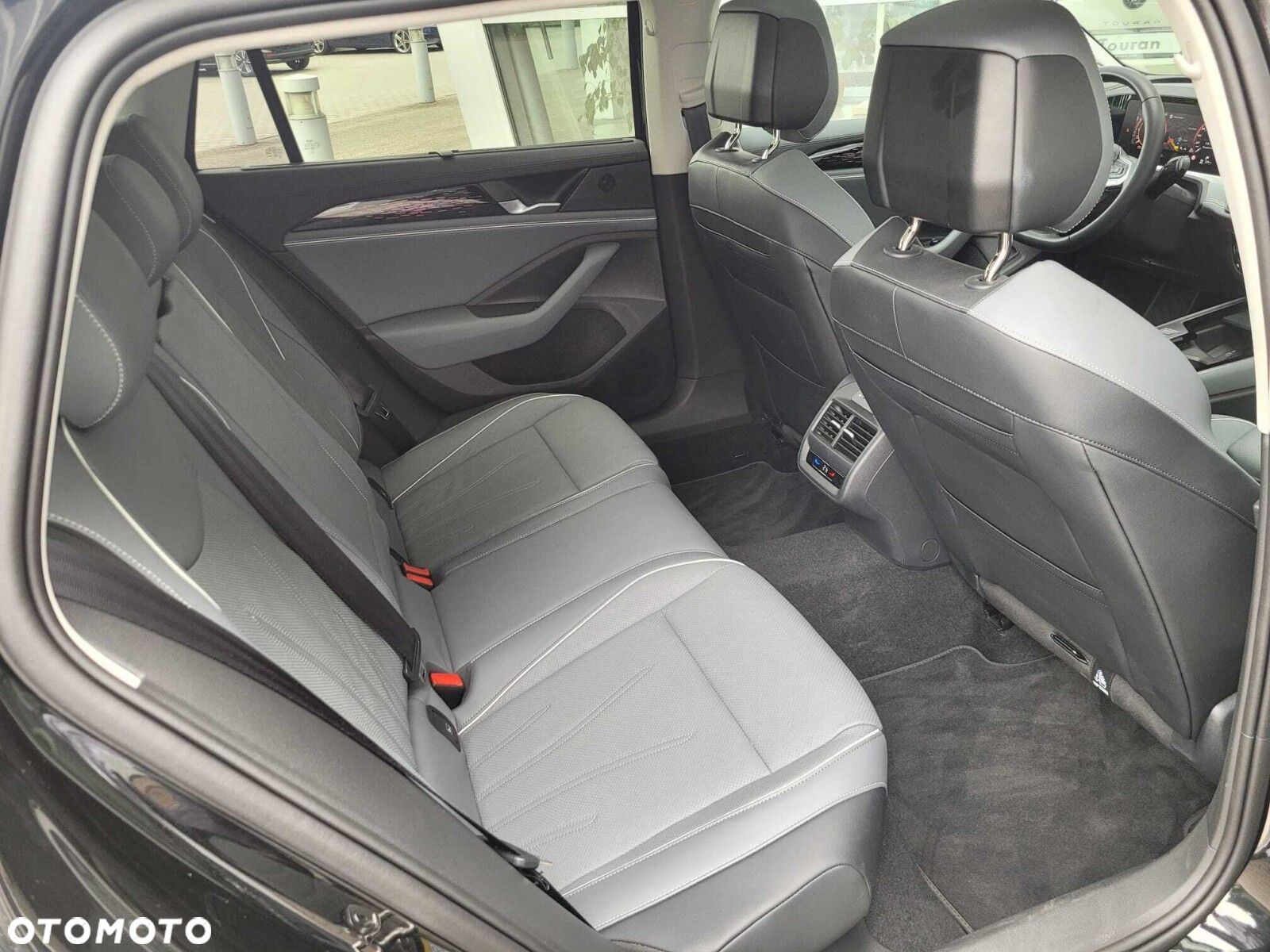 Volkswagen Passat 2.0 TDI SCR Elegance DSG - 9
