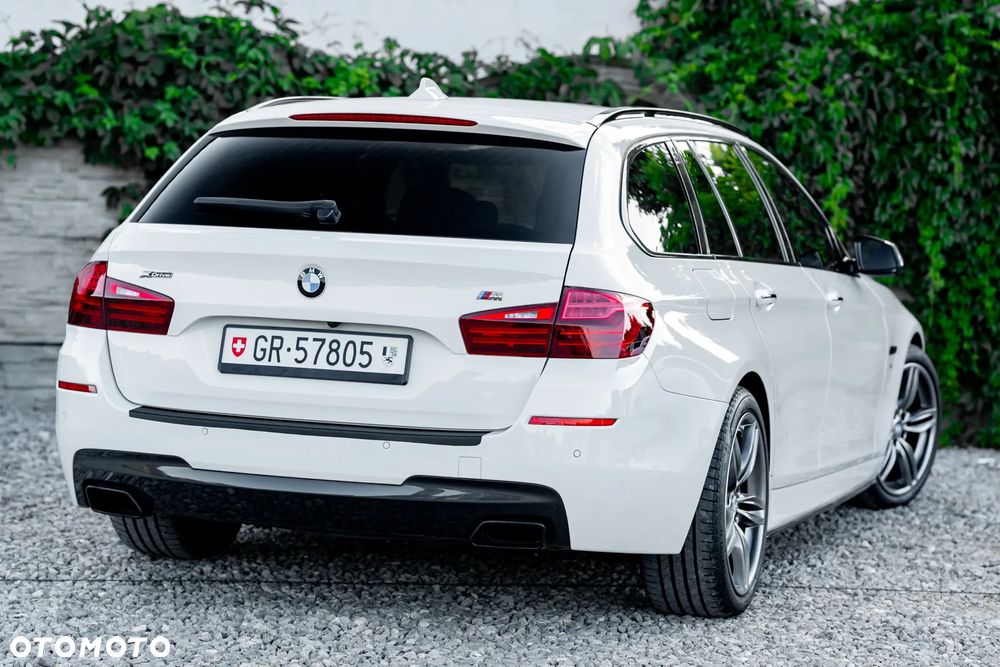 BMW Seria 5 M550d xDrive Sport-Aut - 10
