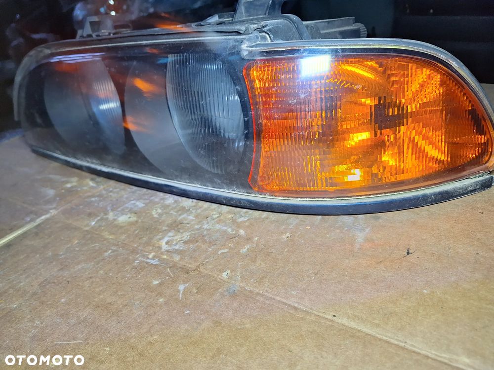 lampa lewa  przód BMW SERIA 5 E39 XENON PRZETWORNiCĄ