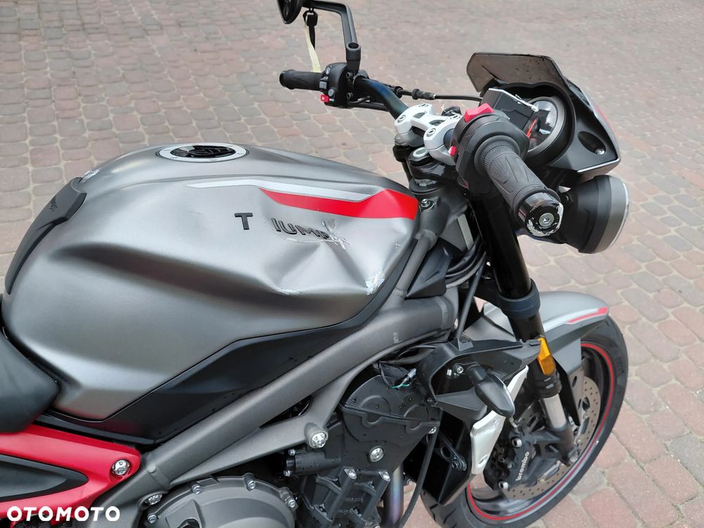 Triumph Street Triple - 16