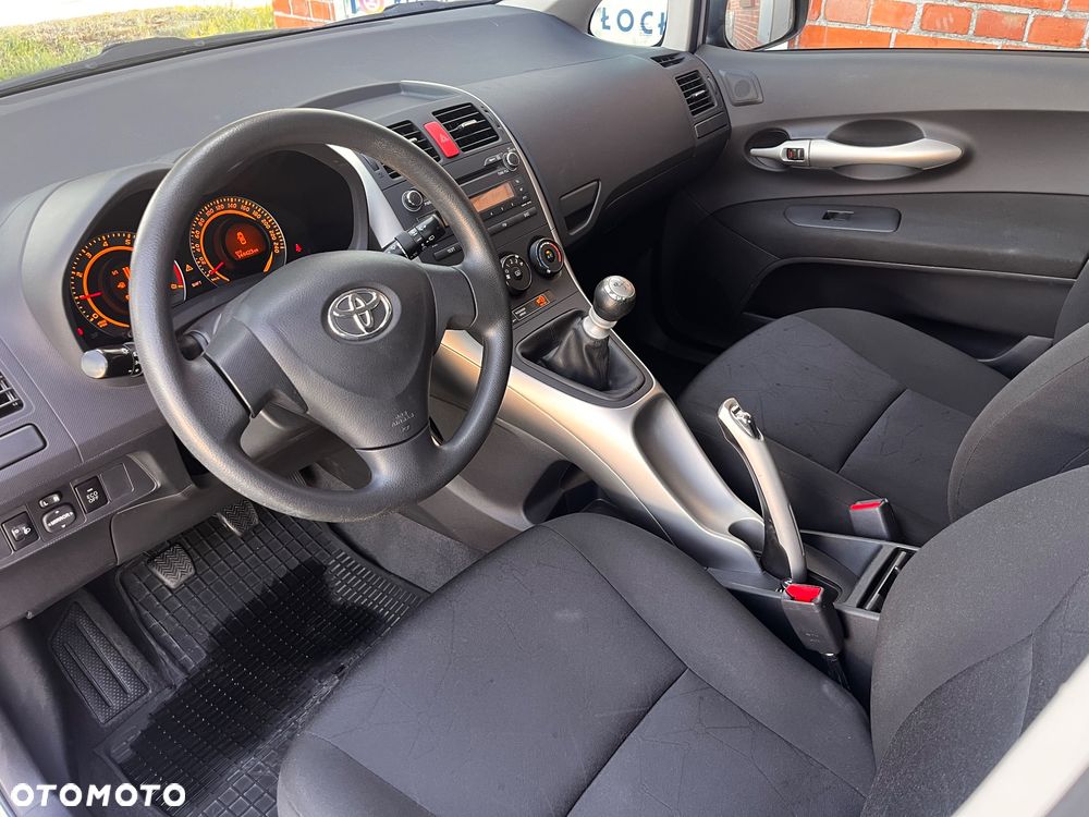 Toyota Auris 1.33 VVT-i Life - 25