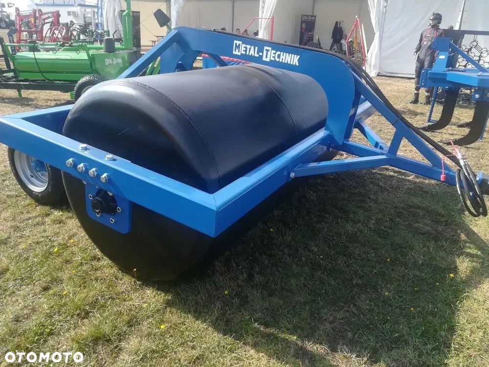 Wał łąkowo-polowy wodny 2,7m z podwoziem - 1