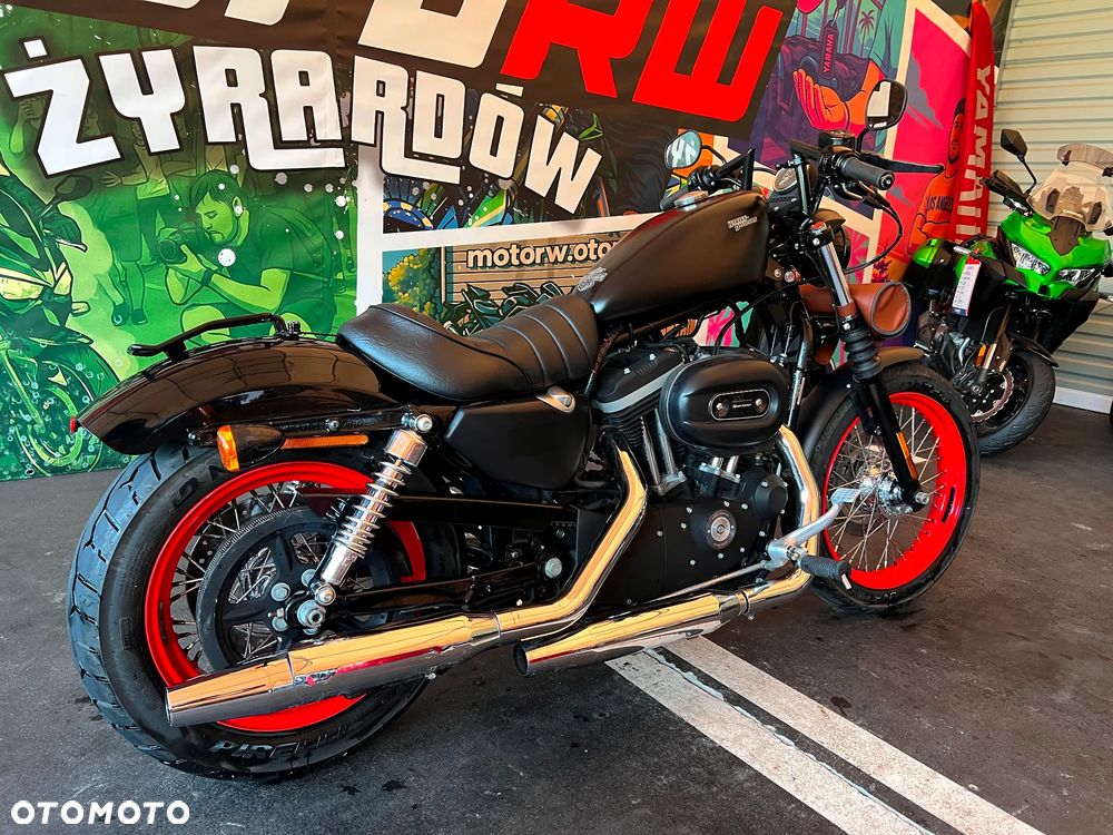 Harley-Davidson Sportster Iron 883 - 3