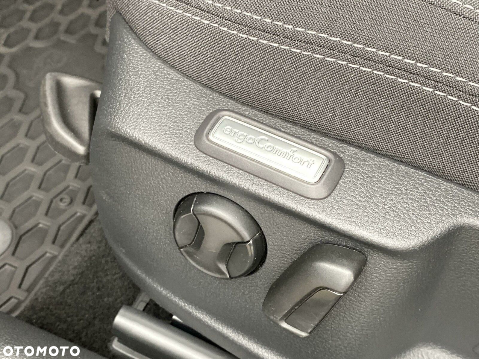 Volkswagen Passat 2.0 TSI Business DSG - 22